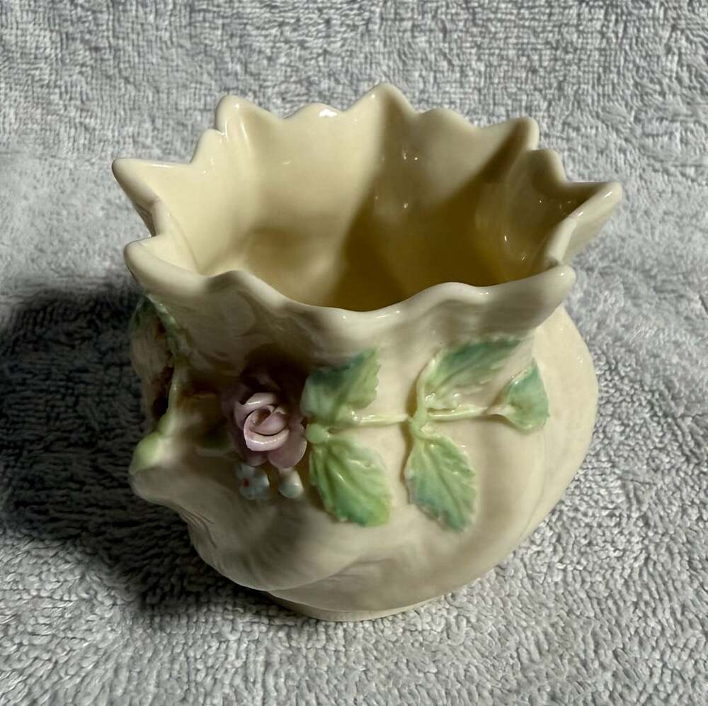 Belleek Carlingford Swirl Pink Rose Small Vase